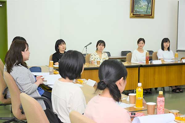 学生と教職員との意見交換会