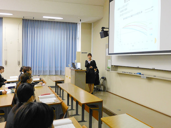 卒業研究発表会の様子