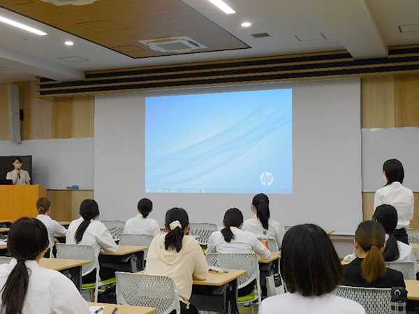 卒業生 徳田 美澪さんの講義