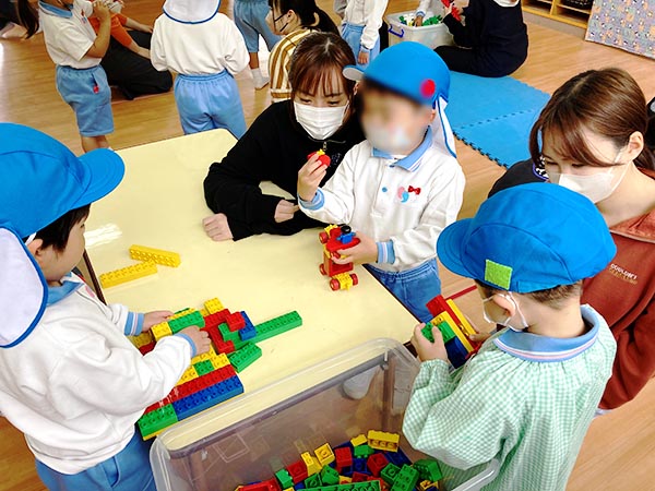 附属幼稚園での様子